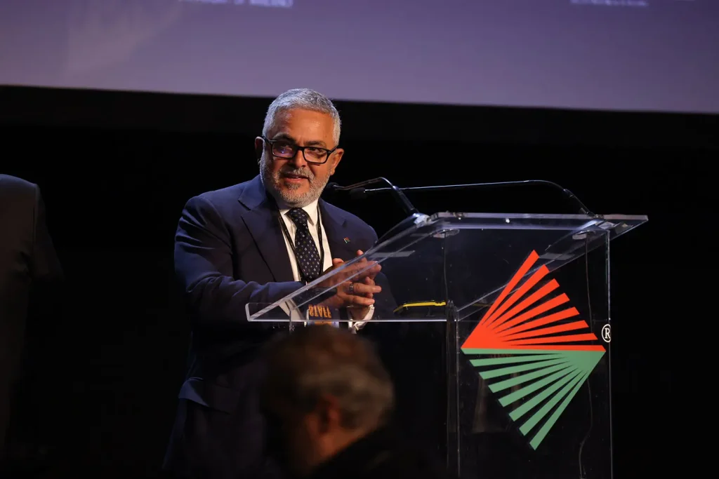 Scopri "L'Europa in condominio", la nuova rubrica di Leonardo Caruso sulla rivista ANACI. Le direttive UE, le sfide green e le novità per gli amministratori.