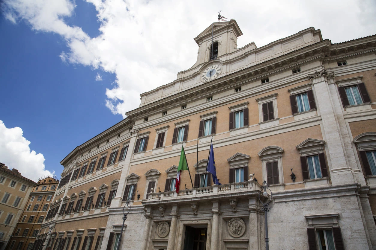 Riforma del condominio 2026, nuove audizioni al Senato sui DDL 1816 e 1905. Le proposte su amministratori, certificazione UNI, assicurazioni, morosità e sicurezza.